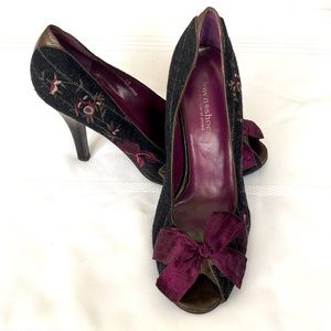 Embroidered Purple and Grey Peep-Toe Heel